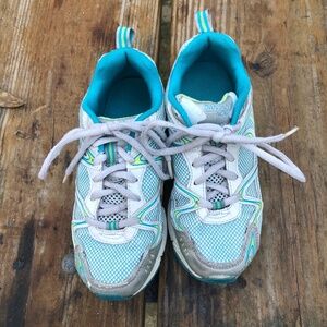 Girl’s Running Shoes